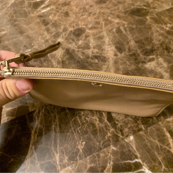 COLE HAAN Mens Medium Zip Pouch Jitney II Sandstone Tan Leather Wallet Wrist - Picture 7 of 10